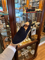 Laden Sie das Bild in den Galerie-Viewer, Vela II // Navy Suede // Sohle Ecru
