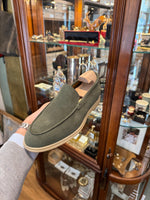 Laden Sie das Bild in den Galerie-Viewer, Vela II // Thymian Suede // Sohle Ecru
