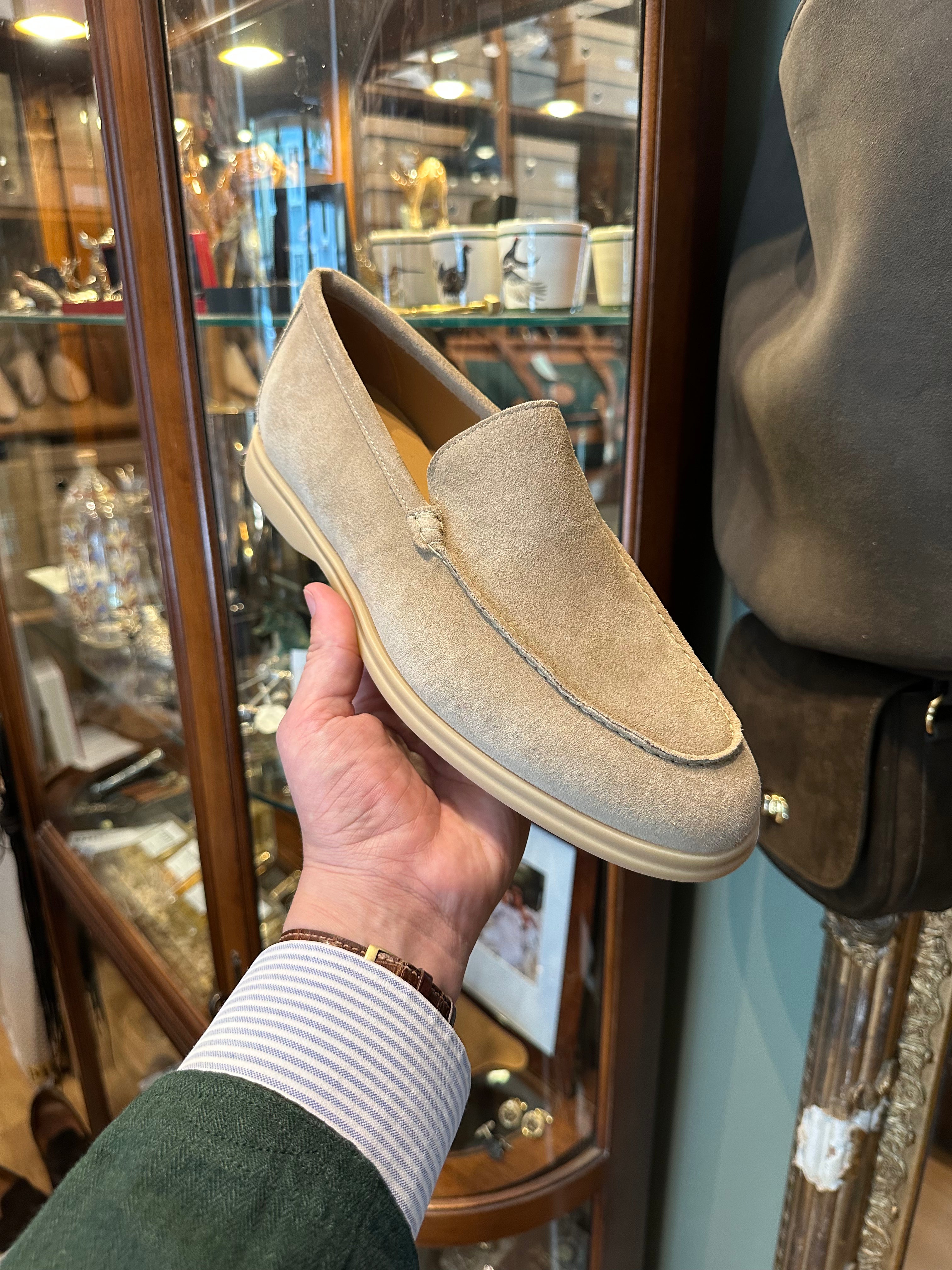 Vela II // Sand Suede // Sohle Ecru