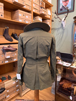Laden Sie das Bild in den Galerie-Viewer, Safarian Jacke // Cotton Oliv // Safari
